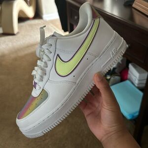 I am selling nike air force 1s.